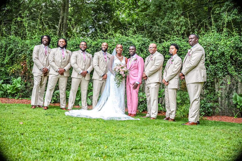 Bride w/ Husband & Groomsmen