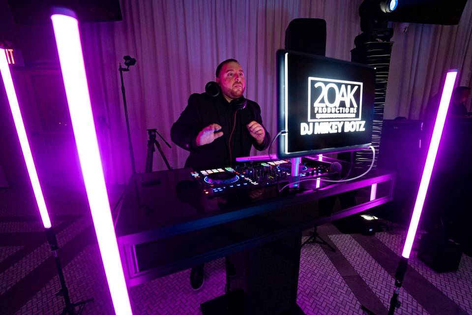 DJ Mikey Botz