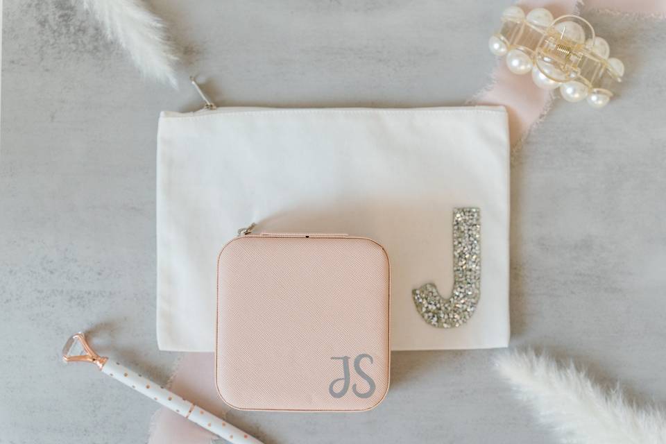 Pretty gift box and pearls