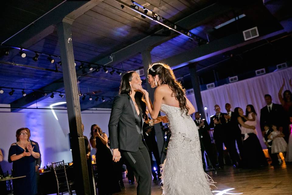 Newlyweds on the dancefloor