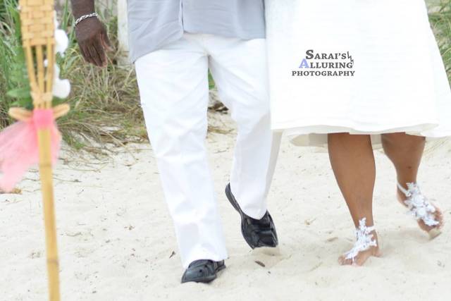 Beach wedding - Sarai's Alluring Photography