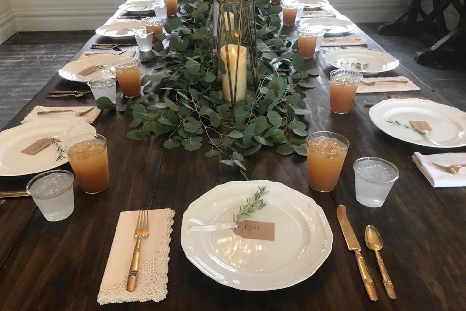 Table setting and decor