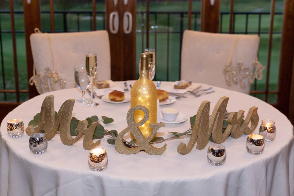 Mr and Mrs Standing Table Sign