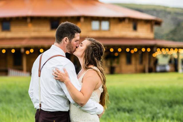 Round Band Couple Photo