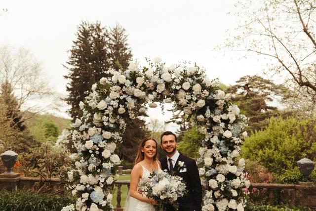 Wedding Arch at Skylands