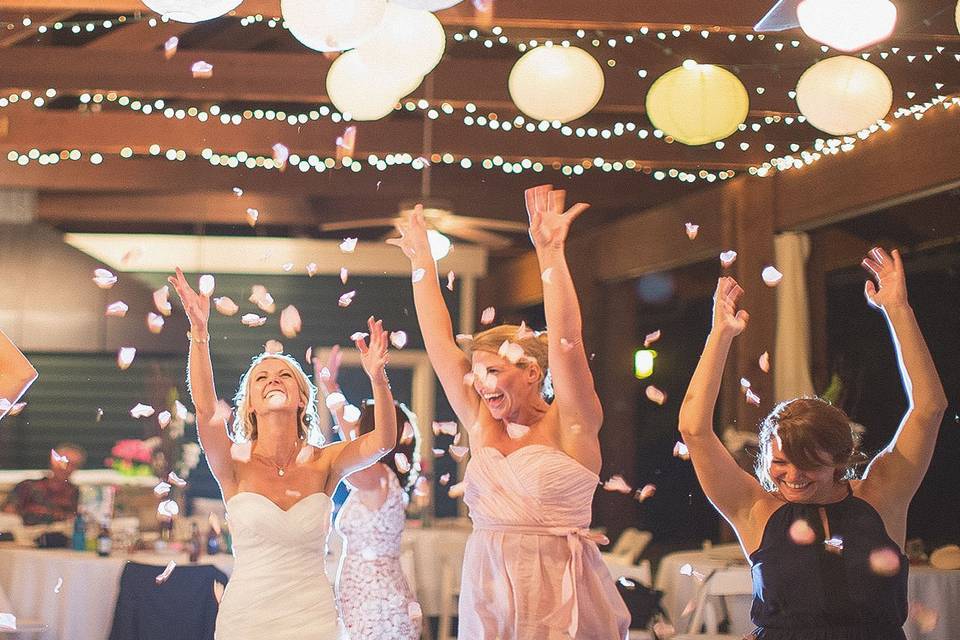 Best dance photo at a wedding involves confetti  | www.brioart.com