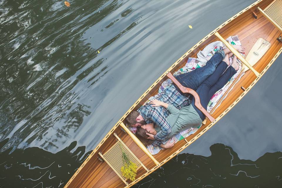 camping inspired engagement session on a canoe  | www.brioart.com