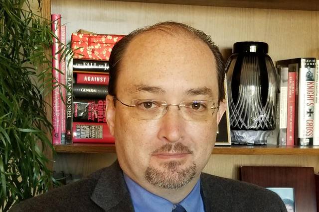 Dr. Lee Duemer