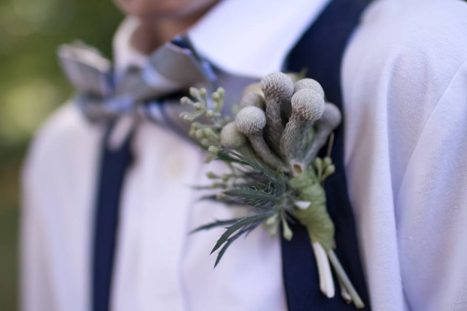 Distinctive boutonniere