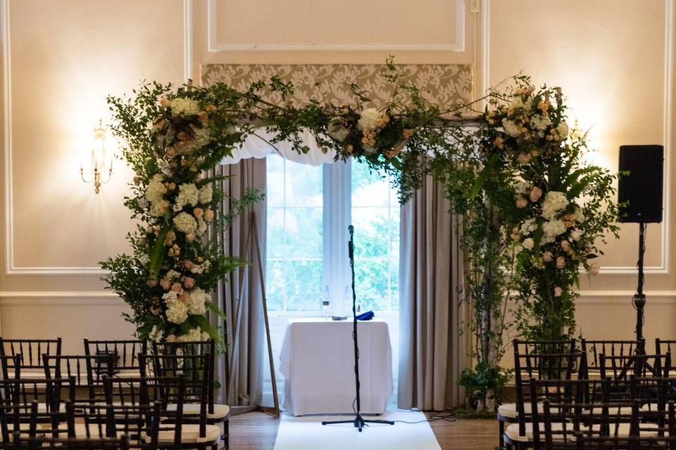 Cv rich mansion - chuppah