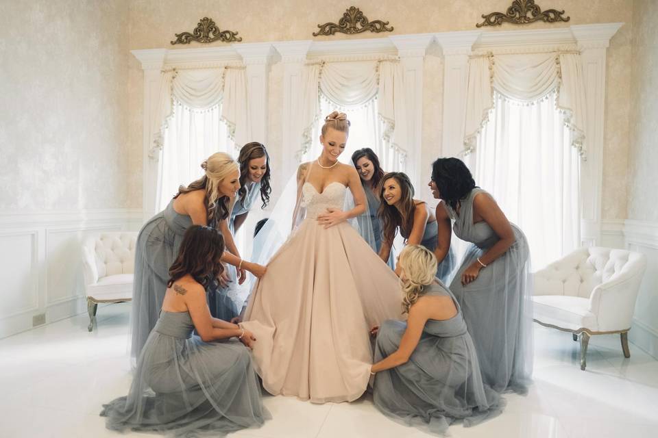 The bride with her bridesmaids