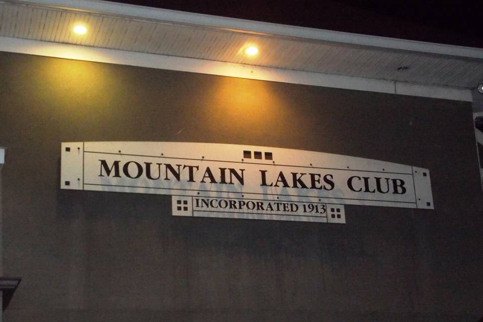 Mountain Lakes Club entrance