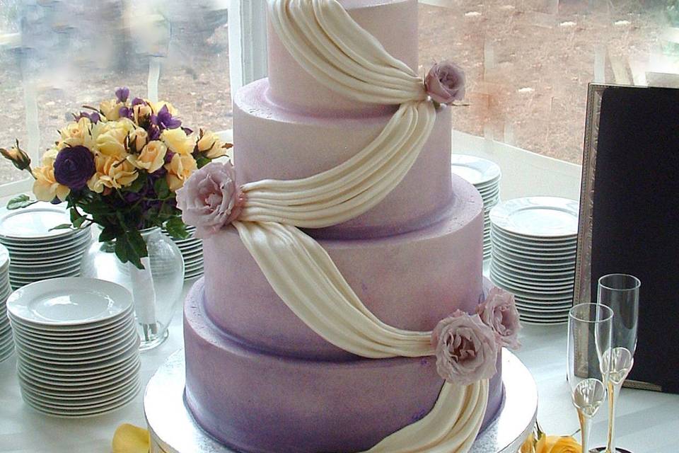 White to purple ombre wedding cake