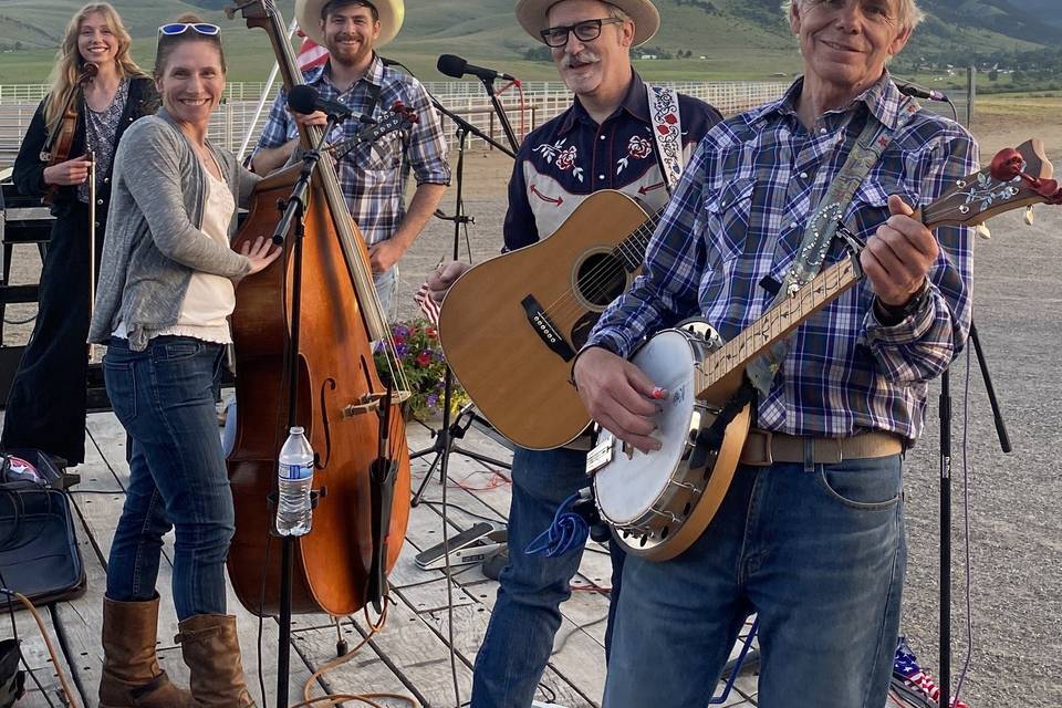 Your all-Montana wedding band