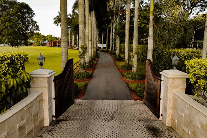 Hacienda Royal Entrance