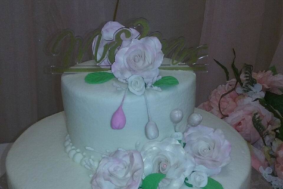 2 Tiered Round Buttercream Wedding Cake w/ Sugar Paste Flowers