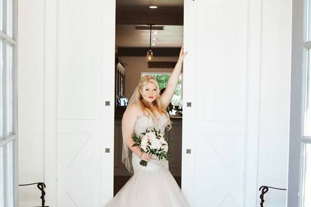 Entryway barn doors