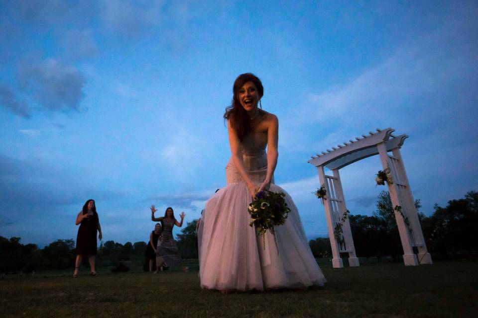 Outdoor bouquet toss