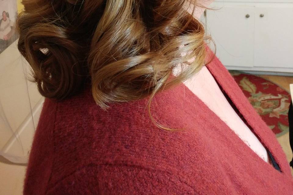 Curls and headpiece