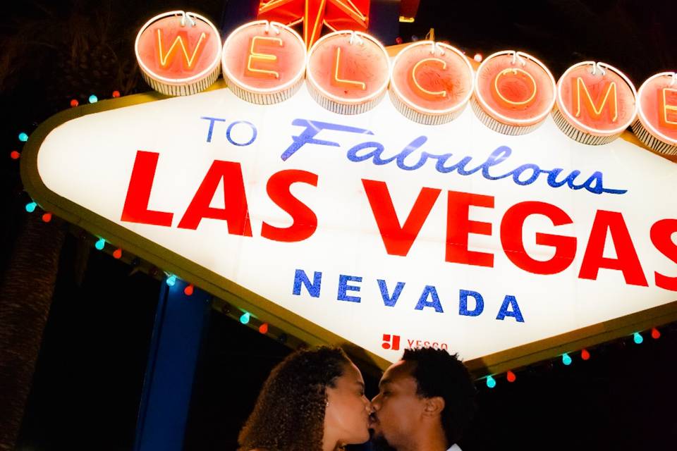 Vegas Sign Elopement