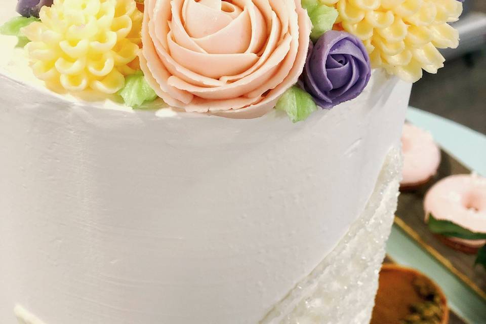 Hand piped buttercream flowers