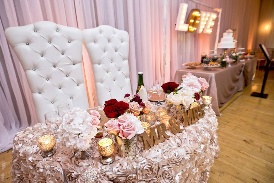 Sweetheart table