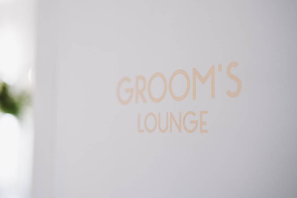 Grooms Lounge