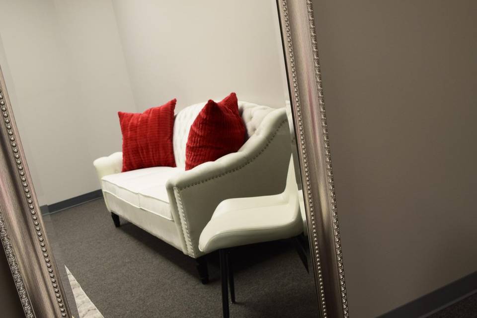 HDE Newnan Bridal Suite