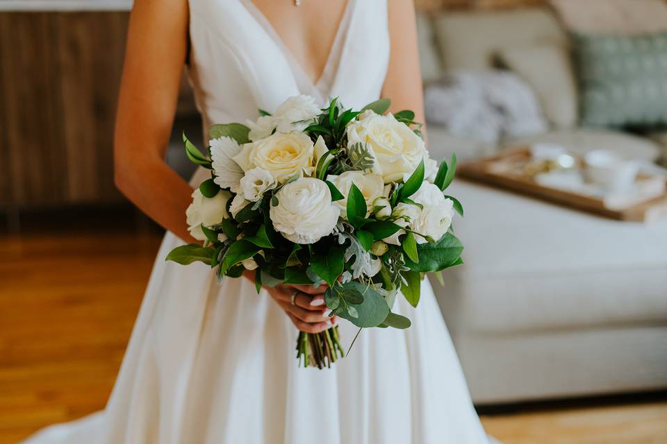 White Caramel Antique Bouquet