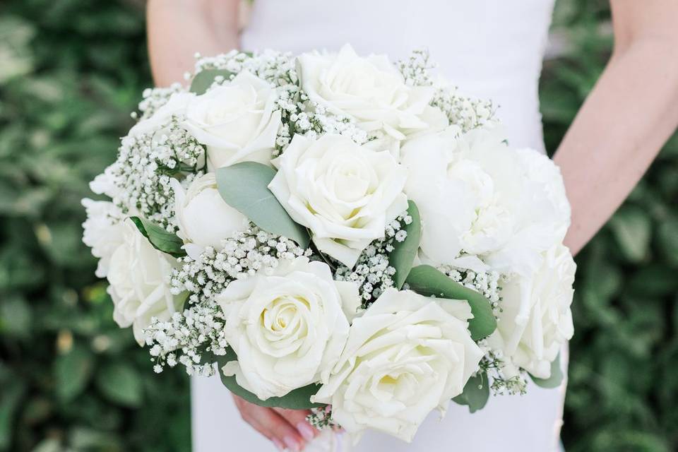 Baby's Breath & Escimo Bouquet