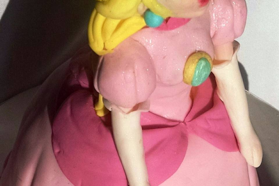 Princess Peach Cake