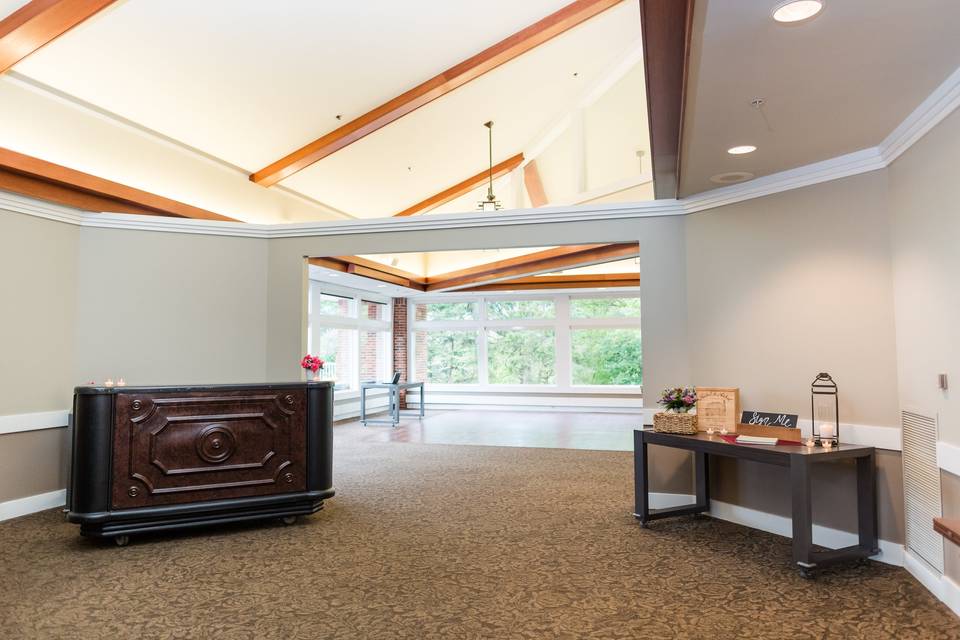 Red Oak Room - bar inside