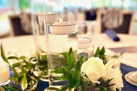 Courtyard outdoor wedding dinn