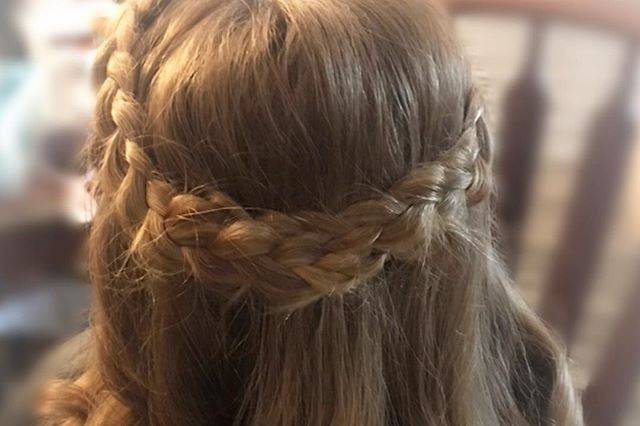 Flower girl's braids