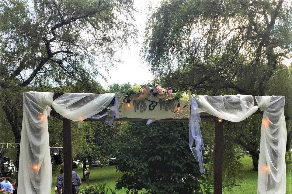 Bride and Groom Table