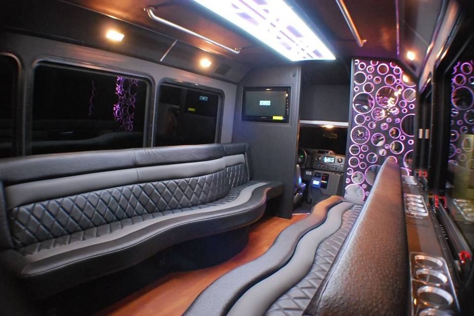 Aurora Limousine