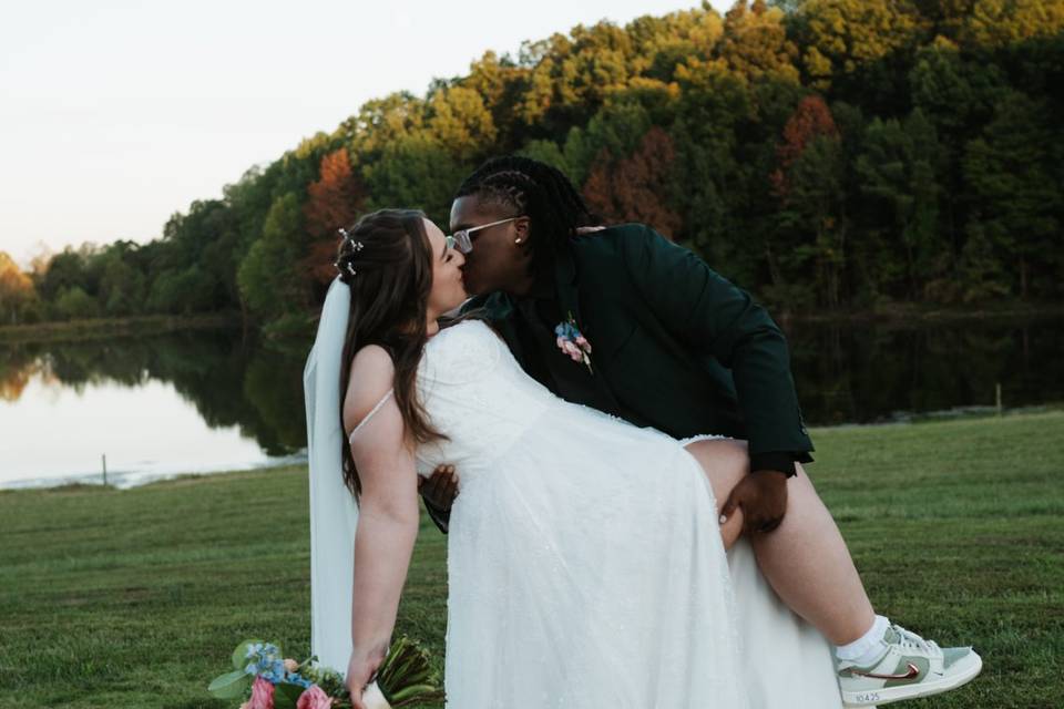 The dip and kiss