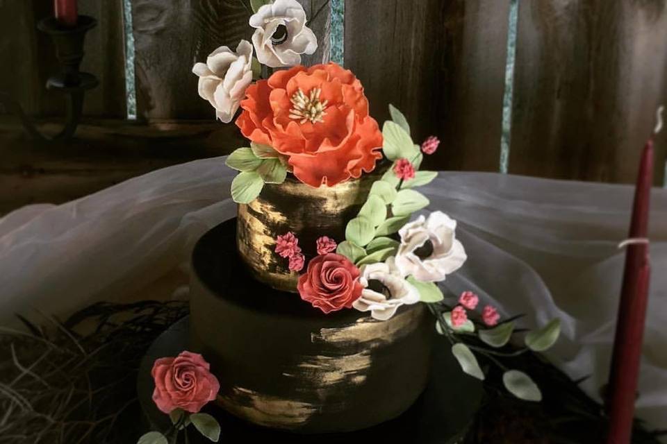 Dramatic black wedding cake