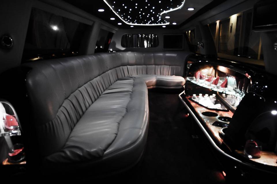 Global Quality Charter Bus and Limo Rent