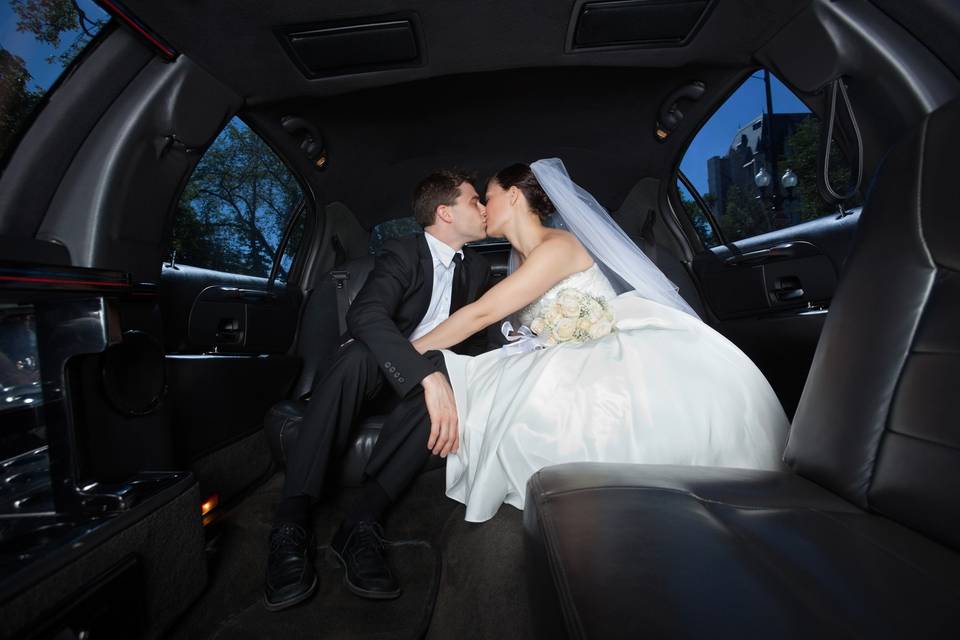 Global Quality Charter Bus and Limo Rent