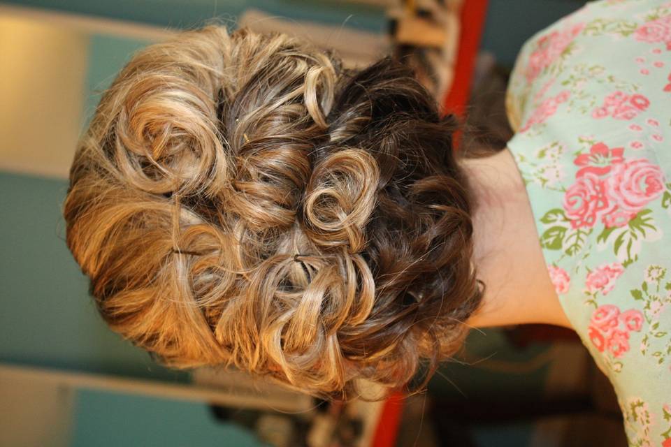 Lorraine Andris On Location Hair and Make-up Artist