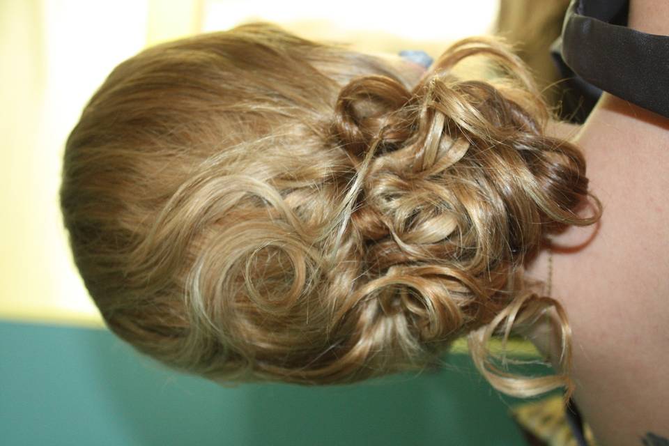 Lorraine Andris On Location Hair and Make-up Artist