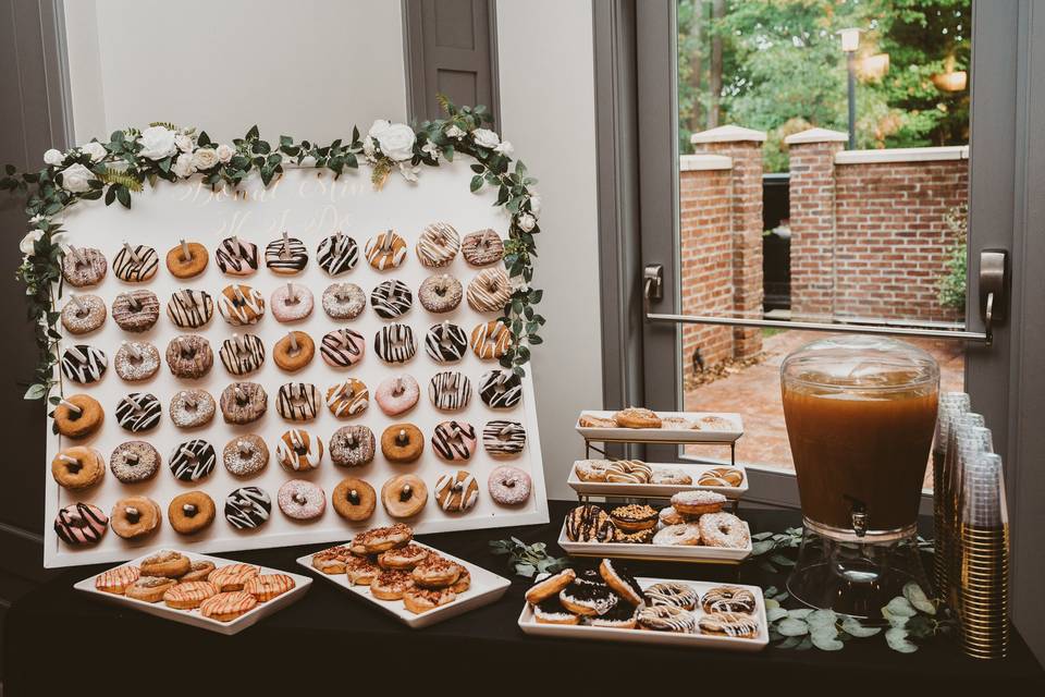 Full-Service Wedding - Donuts
