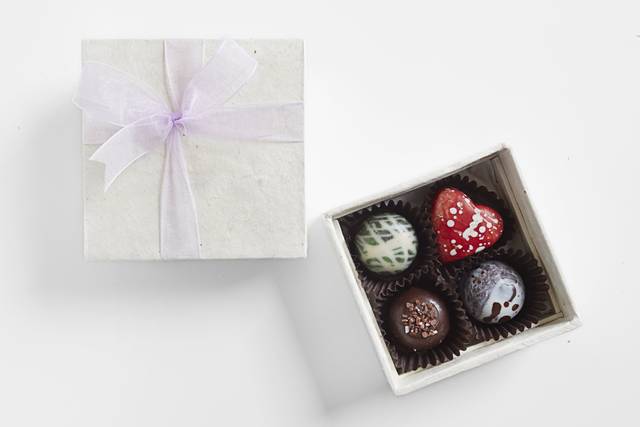 Four Piece Favors
