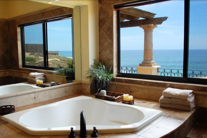 Bath room with View