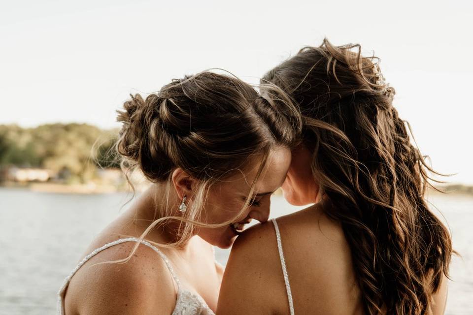 Shoulder kiss