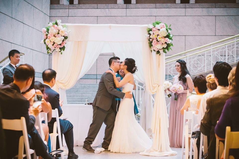 Newlywed kiss