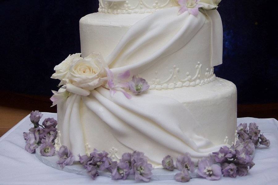 Cloth textured wedding cake