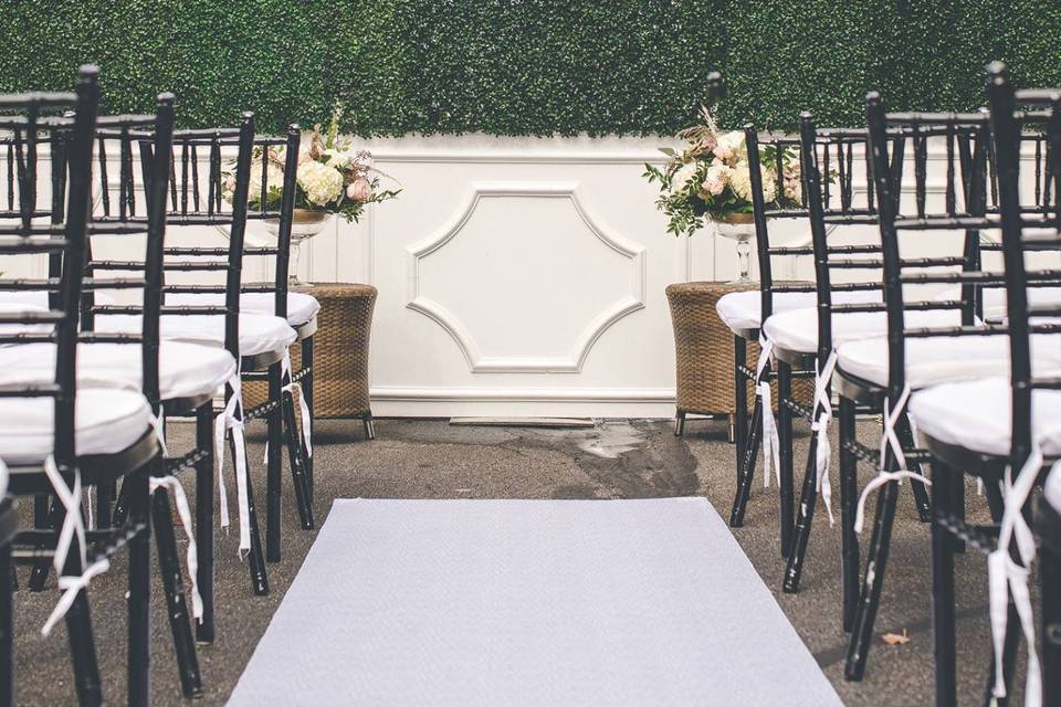 Boxwood Ceremony Decor