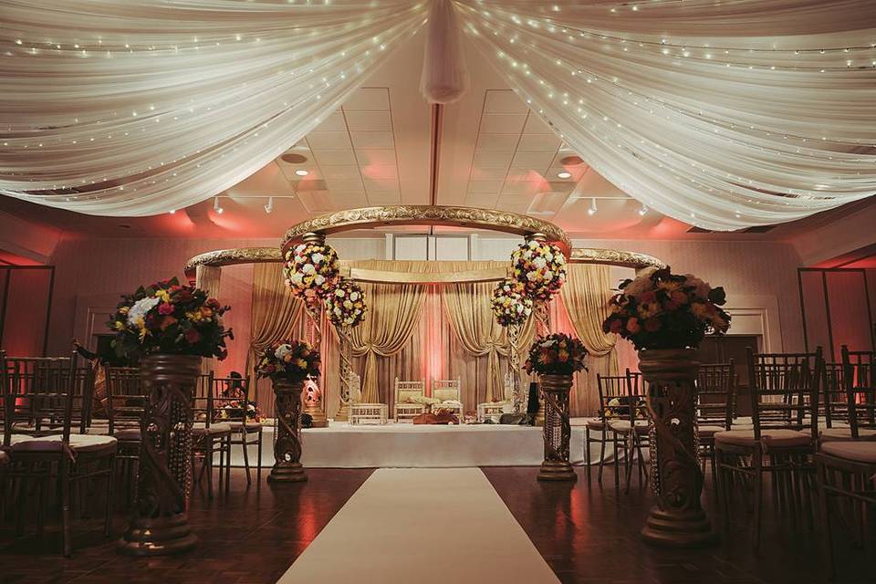 Traditional Mandap & Ceiling